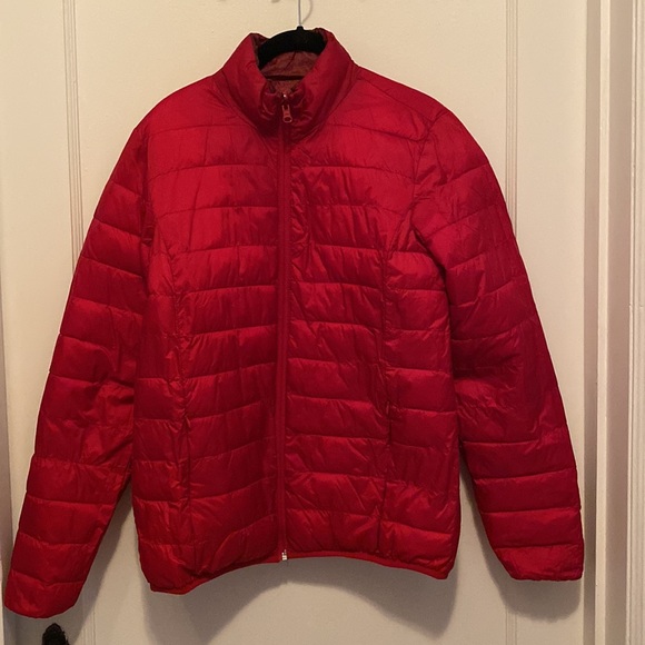 REVERSIBLE Puffer! Cannot go wrong if you want to add a puffer to your closet! - Picture 3 of 10